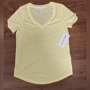 Athleta Yellow Fitted V-Neck Short Sleeve Tee               ☆Size X-SMALL☆